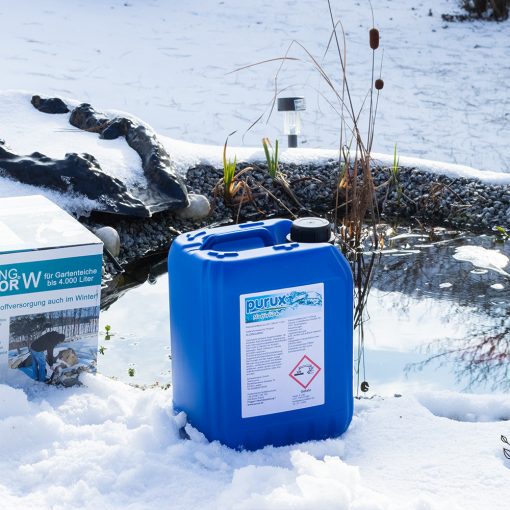 Sauerstoffversorgung in einem Karton. Purux Aktivsauerstoff in blauem Kanister